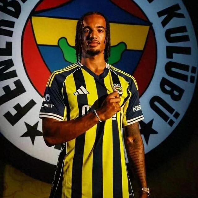 壹号娱乐入口费内巴切训练开放日，转会期强势反弹引观众欢呼，NBA总决赛在即，官宣口径保持一致的简单介绍